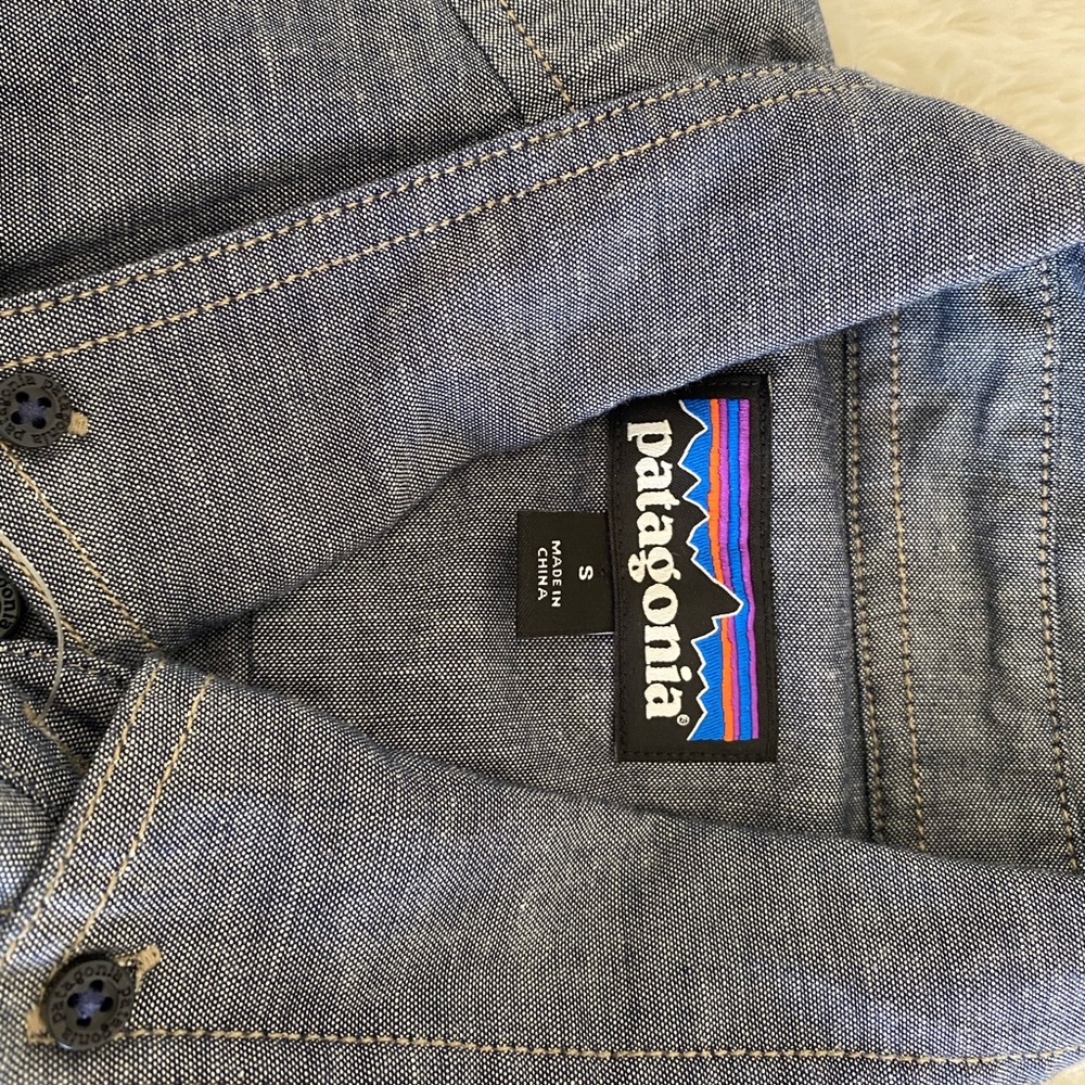 Patagonia mens cliff bar small shirt navy NWT - Picture 5 of 5